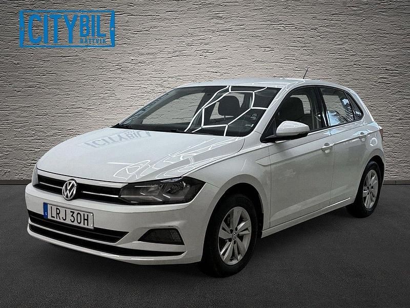 Vit Begagnad 2019 VW Polo Halvkombi | 139 900 kr (Marknadspris) - Bild 1/4