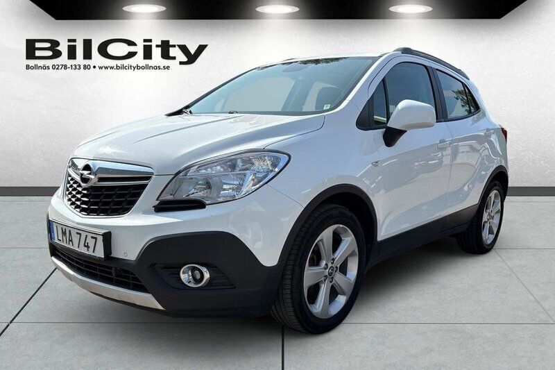 Vit Begagnad 2014 Opel Mokka SUV | 69 000 kr (Marknadspris) - Bild 1/4