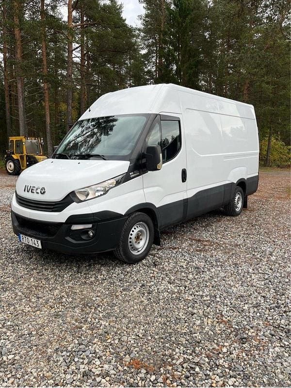 Vit Begagnad 2017 Iveco Daily Van | 175 000 kr (Bra pris) - Bild 1/4