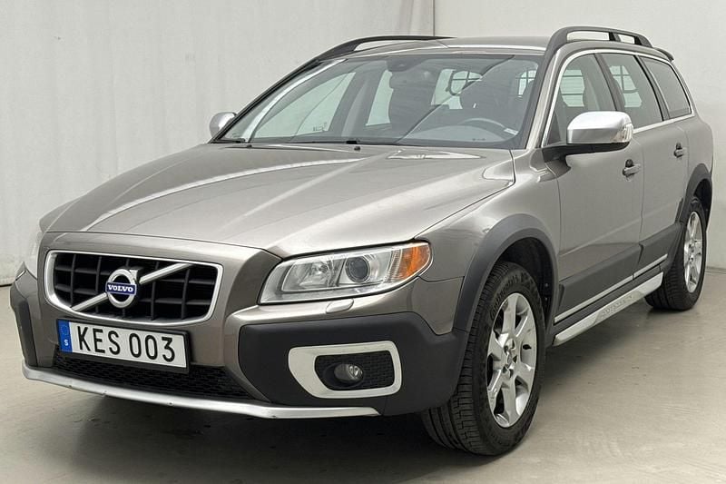 Grå Begagnad 2010 Volvo XC70 Summum | 98 000 kr (Superpris) - Bild 1/4