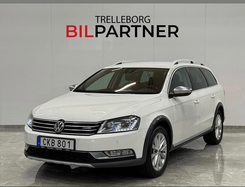 Vit Begagnad 2014 VW Passat Alltrack Kombi | 139 900 kr (Bra pris) - Bild 1/4