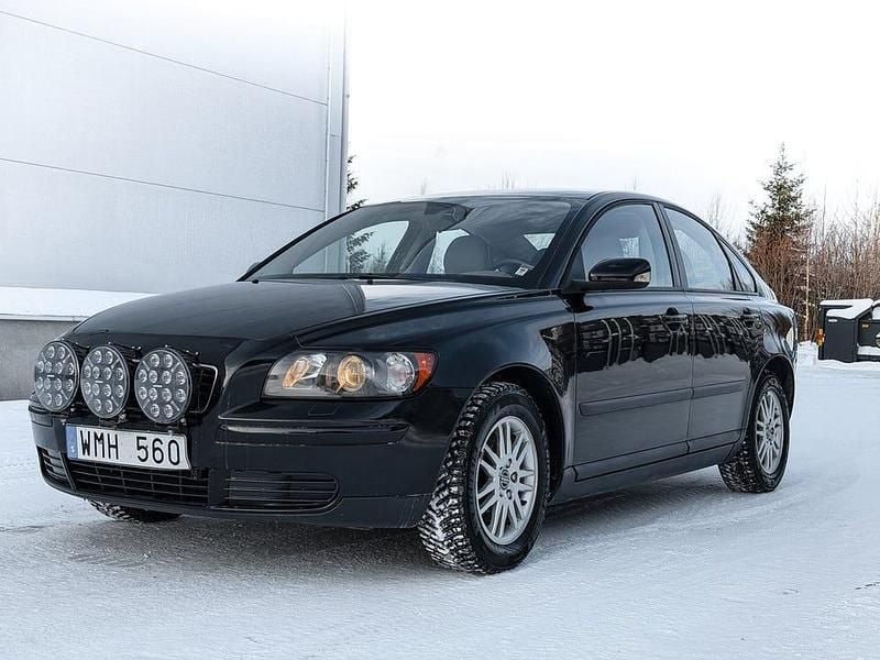 Begagnad Volvo S40 125 HK (91 kW) 2004 Svart Sedan