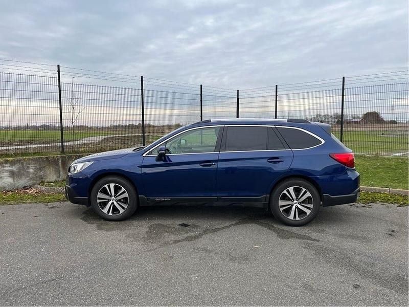 Begagnad Subaru Outback 150 HK (110 kW) 2015 Blå Kombi