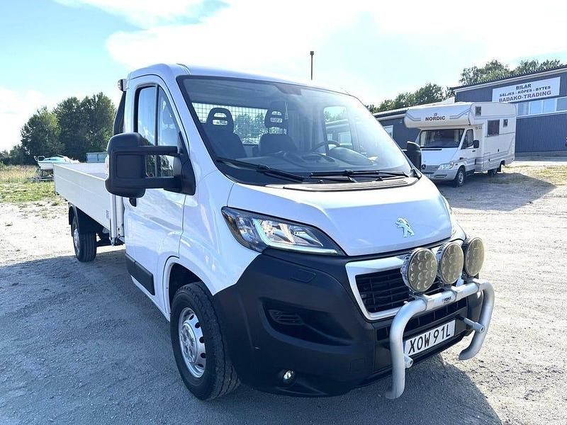 Begagnad Peugeot Boxer 141 HK (103 kW) 2022 Vit Van