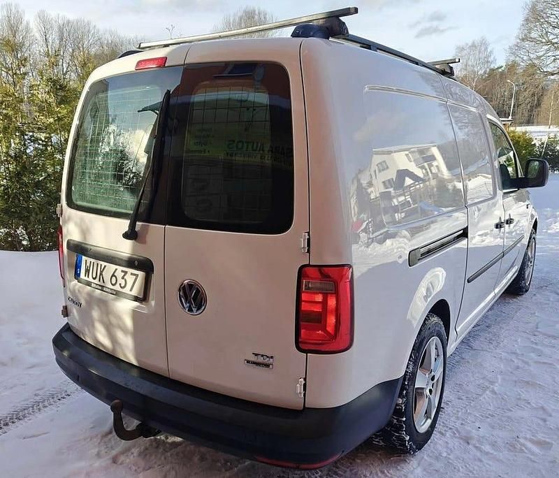 Begagnad VW Caddy Maxi 102 HK (75 kW) 2017 Vit Minibuss