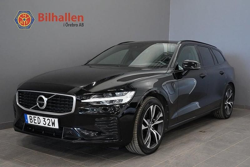 Begagnad Volvo V60 R-Design 253 HK (186 kW) 2020 Svart Kombi