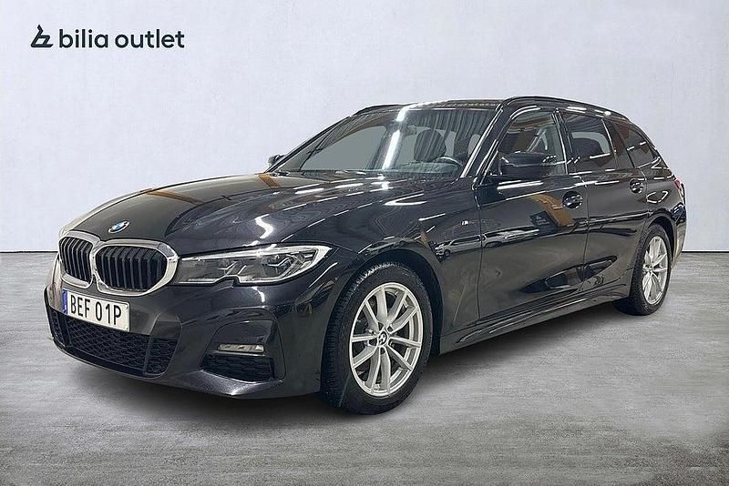 Svart Begagnad 2021 BMW 320 M Sport Kombi | 364 900 kr (Marknadspris) - Bild 1/4