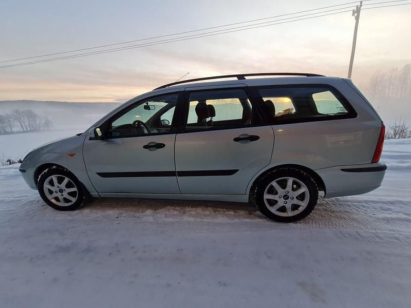 Begagnad 2004 Ford Focus Kombi | 15 000 kr (Lite dyr) - Bild 1/4
