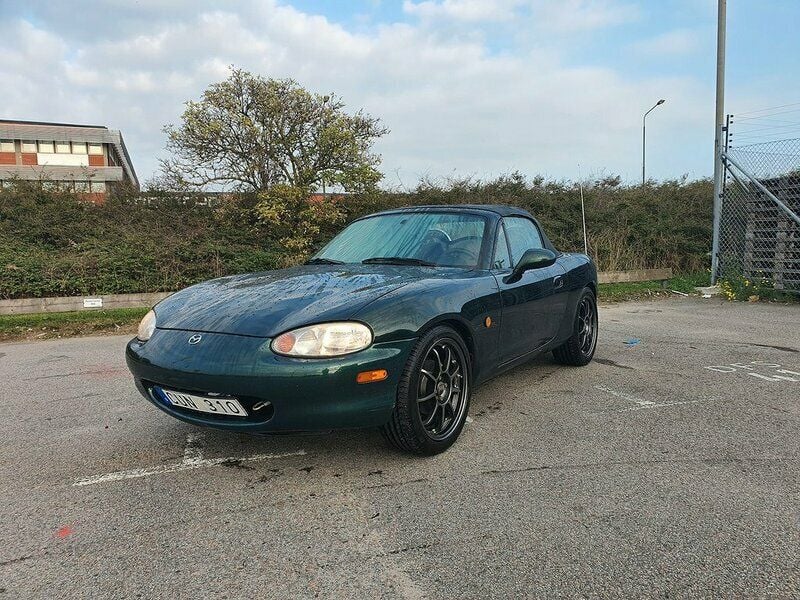 Begagnad Mazda MX5 110 HK (80 kW) 1998 Mörkgrön Cab