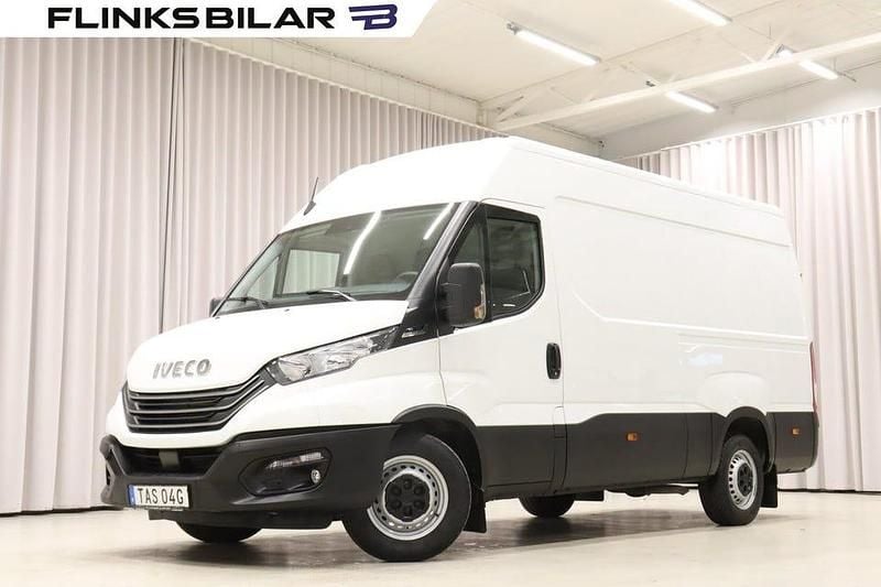 Vit Begagnad 2023 Iveco Daily Van | 398 750 kr (Bra pris) - Bild 1/4