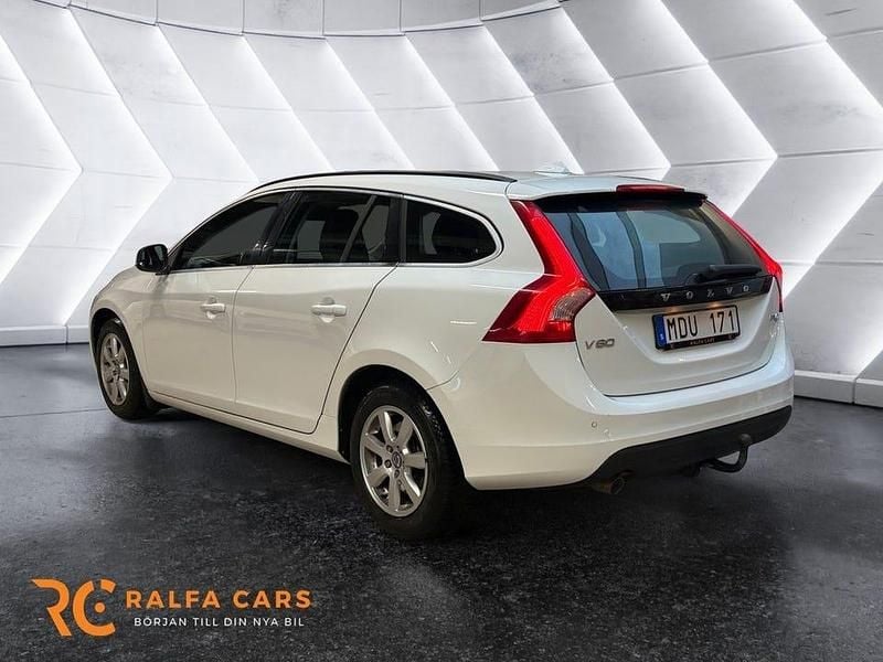 Begagnad Volvo V60 Momentum 116 HK (85 kW) 2011 Vit Kombi