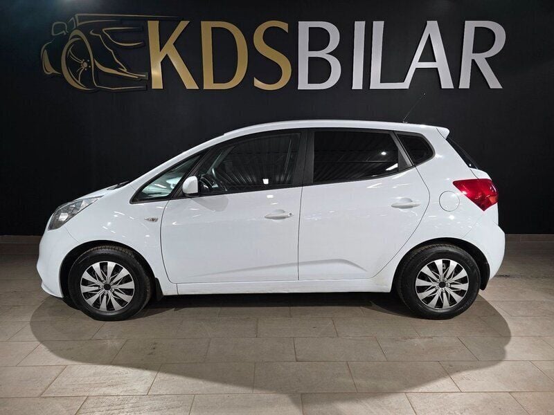 Vit Begagnad 2017 Kia Venga Comfort Halvkombi | 89 900 kr (Marknadspris) - Bild 1/4