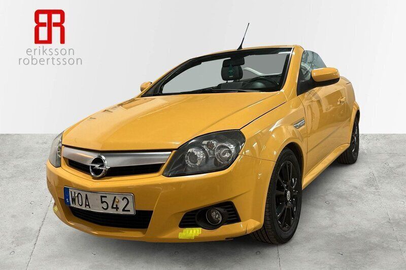 Gul Begagnad 2005 Opel Tigra Cab | 29 900 kr (Marknadspris) - Bild 1/4