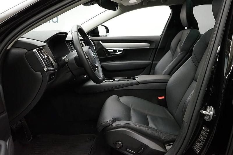 Begagnad Volvo V90 Plus 253 HK (186 kW) 2022 Svart Kombi