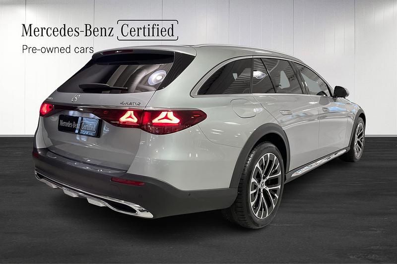 Begagnad Mercedes E300 2025 Silver