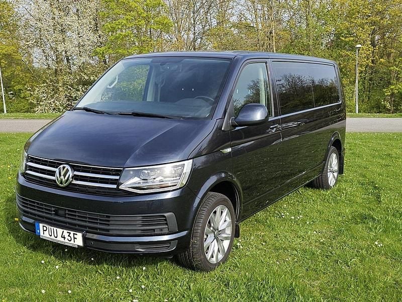 Blå Begagnad 2019 VW Multivan Comfortline Minibuss | 490 000 kr (Superpris) - Bild 1/4