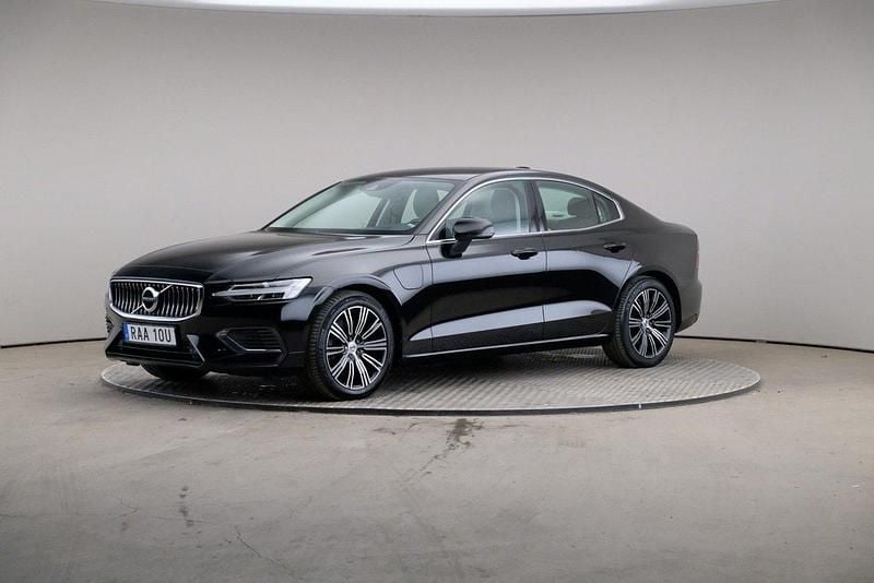 Svart (svart 019) Begagnad 2022 Volvo S60 Inscription Sedan | 409 000 kr (Lite dyr) - Bild 1/4