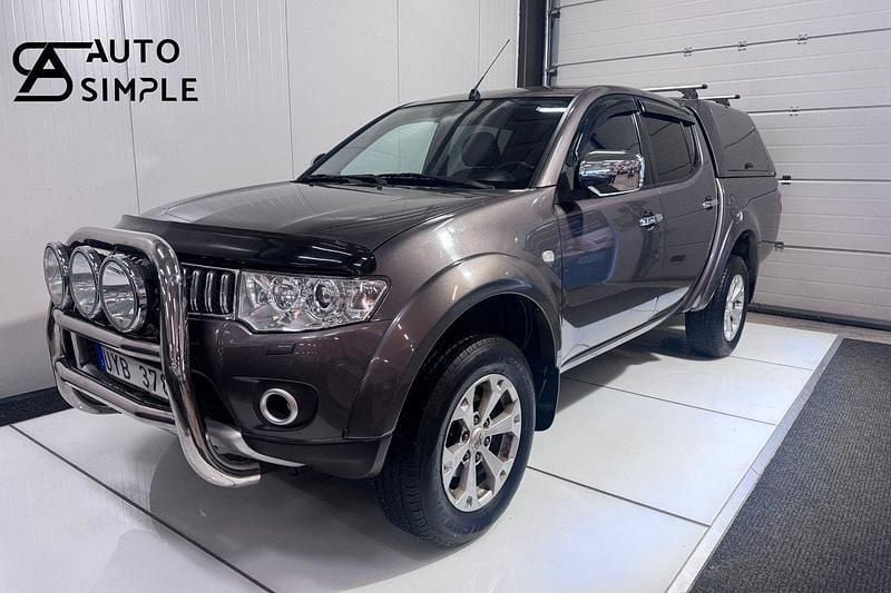Brun Begagnad 2012 Mitsubishi L200 Pickup | 129 900 kr (Marknadspris) - Bild 1/4