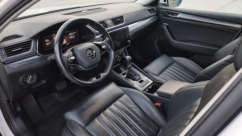 Begagnad Skoda Superb 218 HK (160 kW) 2020 Vit Kombi