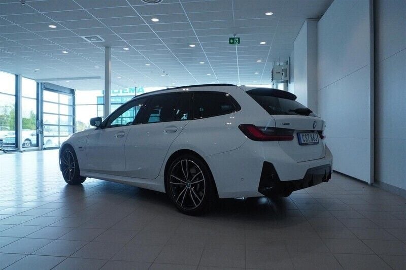 Begagnad BMW 330e M Sport 292 HK (214 kW) 2022 Okänd Kombi