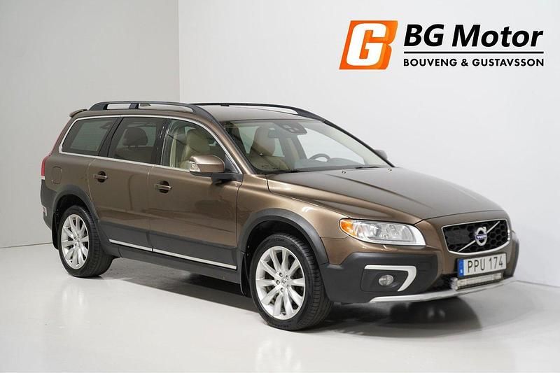Brun Begagnad 2014 Volvo XC70 Summum SUV | 129 900 kr (Marknadspris) - Bild 1/4