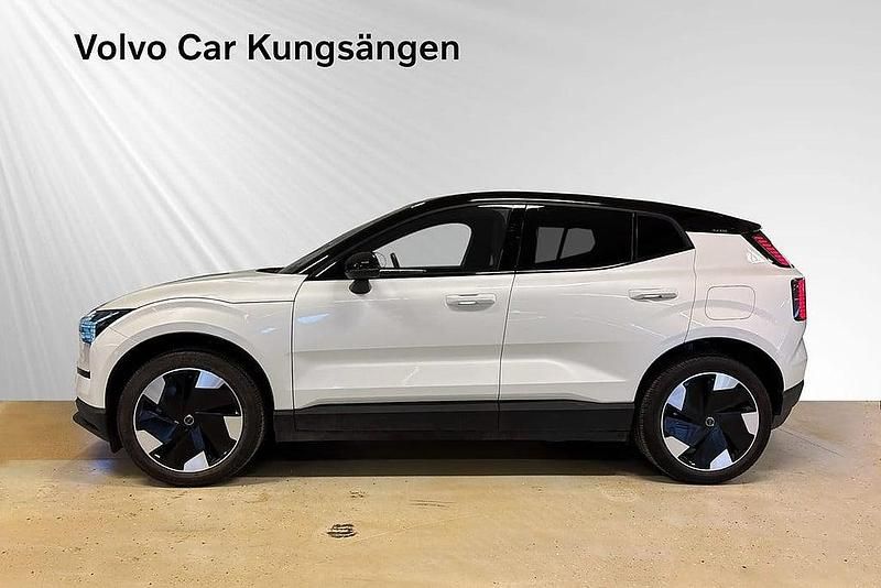 Begagnad Volvo EX30 Single Motor Extended Range 202 kW (275 HK) 2025 Vit SUV