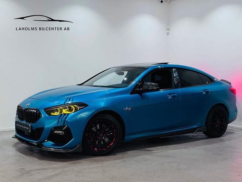 Blå Begagnad 2021 BMW 218 M Sport Sportkupé | 329 900 kr (Dyr) - Bild 1/4