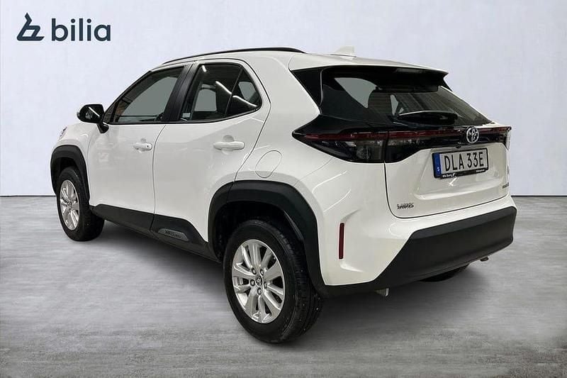 Begagnad Toyota Yaris Hybrid Active 117 HK (86 kW) 2023 Vit