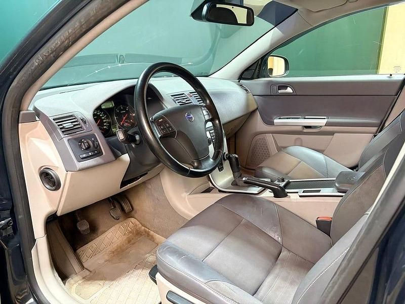 Begagnad Volvo V50 Momentum 180 HK (132 kW) 2009 Grå Kombi