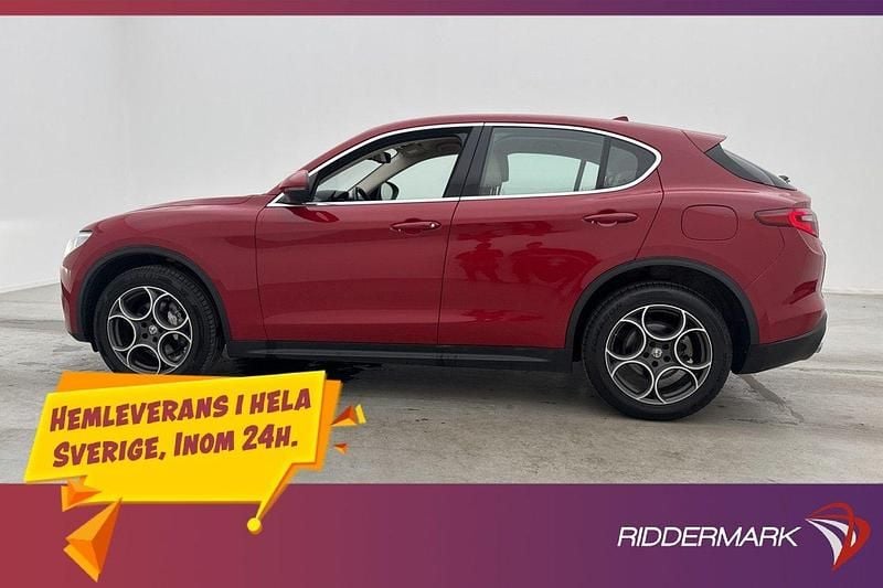 Röd Begagnad 2017 Alfa Romeo Stelvio SUV | 249 800 kr (Lite dyr) - Bild 1/3