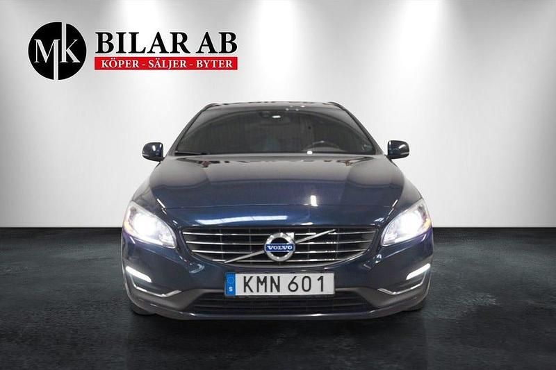 Begagnad Volvo V60 Momentum 180 HK (132 kW) 2014 Blå Kombi