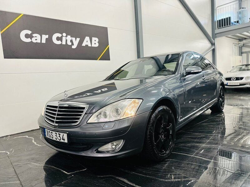 Grå Begagnad 2005 Mercedes S350 Sedan | 89 900 kr (Lite dyr) - Bild 1/4