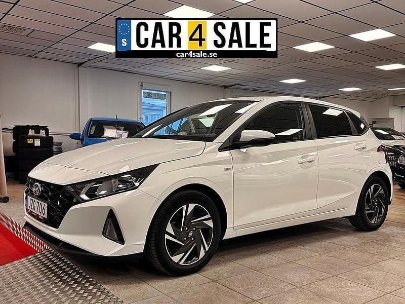 Vit Begagnad 2020 Hyundai i20 Essential Halvkombi | 184 900 kr (Marknadspris) - Bild 1/4