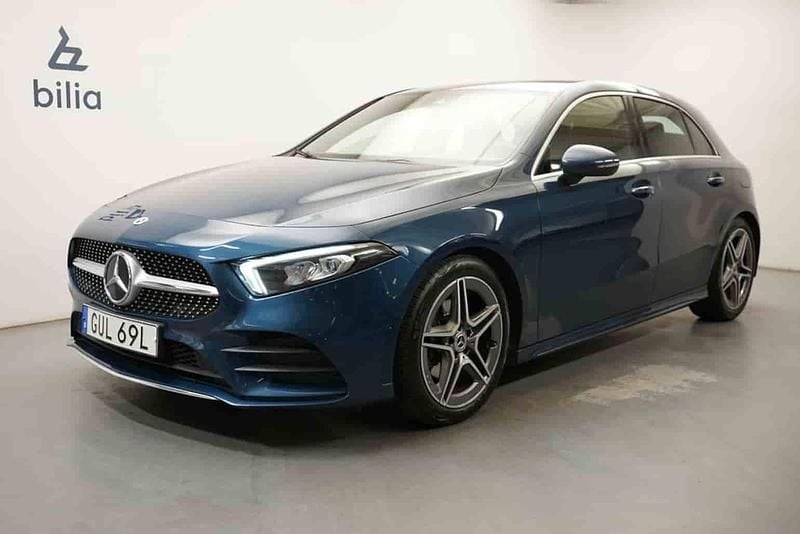 Blå Begagnad 2020 Mercedes A180 Halvkombi | 229 900 kr - Bild 1/1