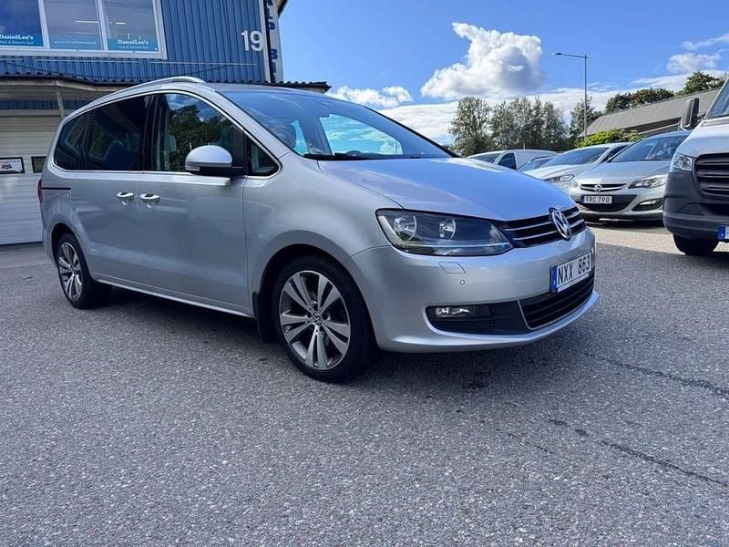Begagnad VW Sharan 141 HK (103 kW) 2013 Silver Minibuss