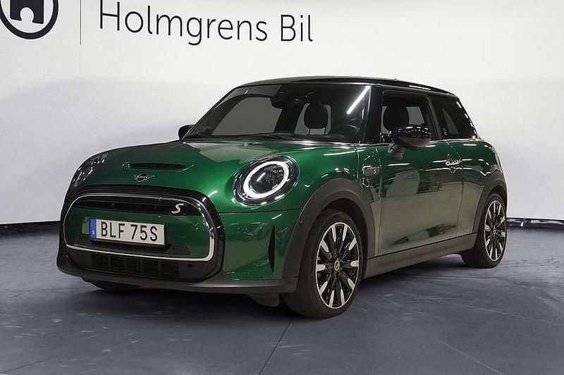 Begagnad Mini Cooper 130 kW (177 HK) 2022 British racing green iv metallic Halvkombi