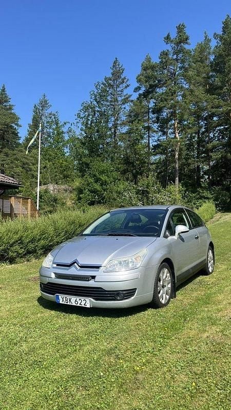 Silver Begagnad 2005 Citroën C4 Sportkupé | 25 000 kr (Dyr) - Bild 1/3