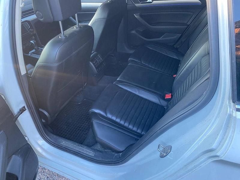 Begagnad VW Passat GTE 218 HK (160 kW) 2016 Vit Kombi