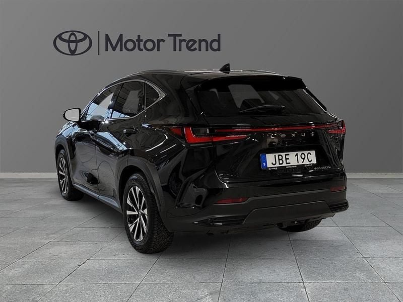 Begagnad Lexus NX450h+ Luxury Line 313 HK (230 kW) 2025 Svart SUV