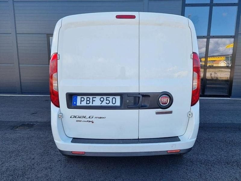 Begagnad Fiat Doblò 96 HK (70 kW) 2017 Vit Minibuss