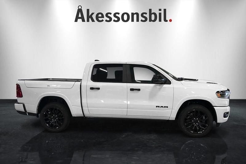 Ny RAM 1500 548 HK (403 kW) 2025 Vit Pickup
