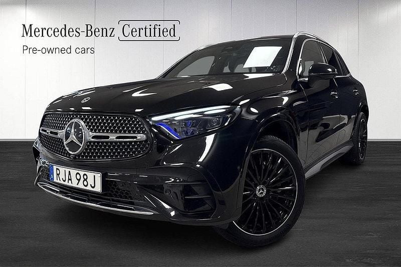 Svart Begagnad 2024 Mercedes GLC300e Premium SUV | 729 000 kr (Marknadspris) - Bild 1/4
