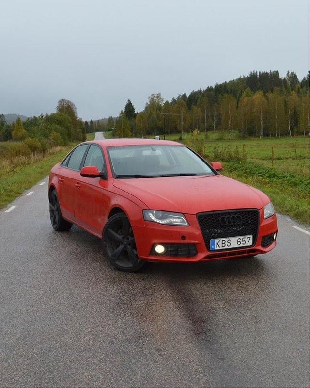 Röd Begagnad 2010 Audi A4 Sedan | 59 900 kr (Lite dyr) - Bild 1/3