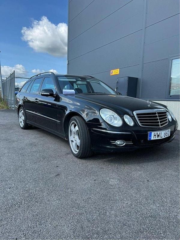 Svart Begagnad 2009 Mercedes E280 Avantgarde Kombi | 35 000 kr (Superpris) - Bild 1/4