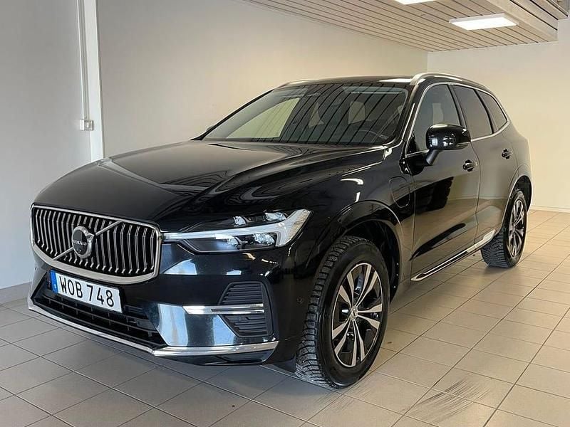 Begagnad Volvo XC60 Plus 355 HK (261 kW) 2023 Svart SUV