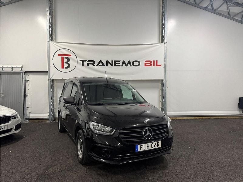 Svart Begagnad 2022 Mercedes Citan 110 Van | 169 900 kr (Dyr) - Bild 1/4