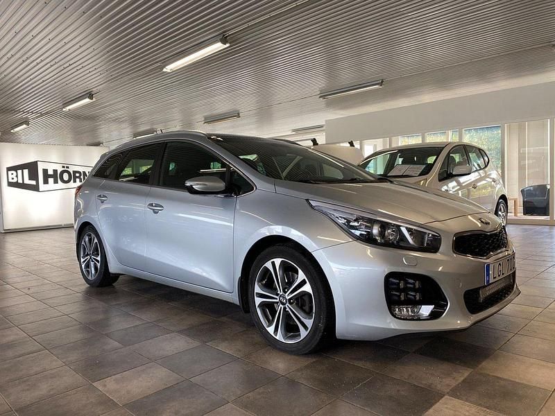 Grå Begagnad 2016 Kia Ceed Sportswagon GT-Line Kombi | 178 000 kr (Dyr) - Bild 1/4
