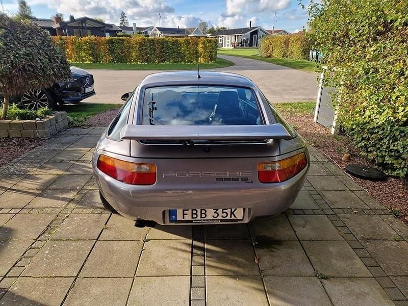 Begagnad Porsche 928 320 HK (235 kW) 1988 Sportkupé