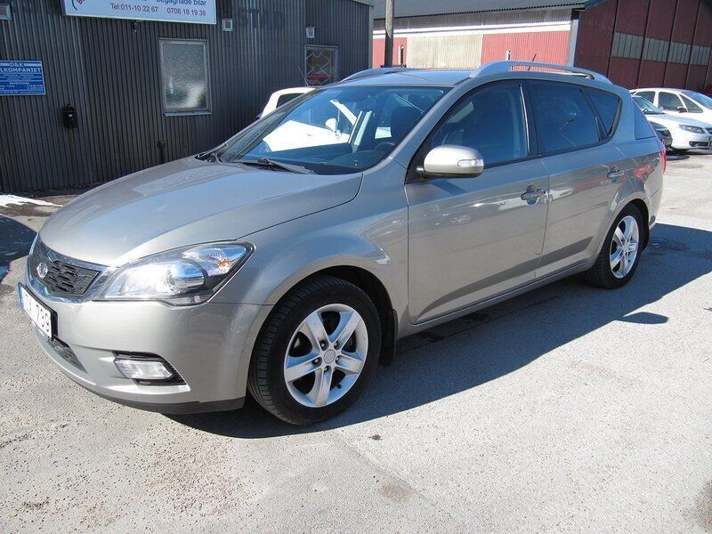 Silver Begagnad 2010 Kia Ceed Sportswagon Kombi | 44 900 kr (Lite dyr) - Bild 1/4