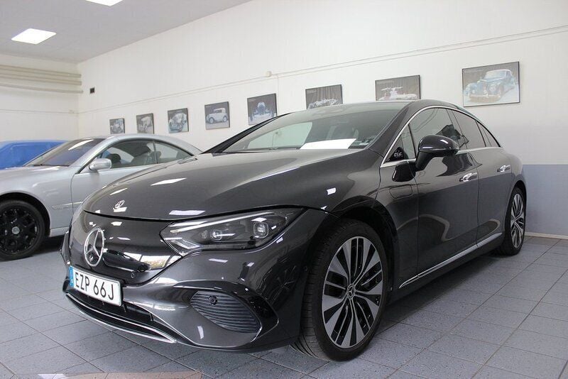 Begagnad Mercedes EQE350 Premium 215 kW (293 HK) 2022 Grå (grafitgråmetallic) Sedan